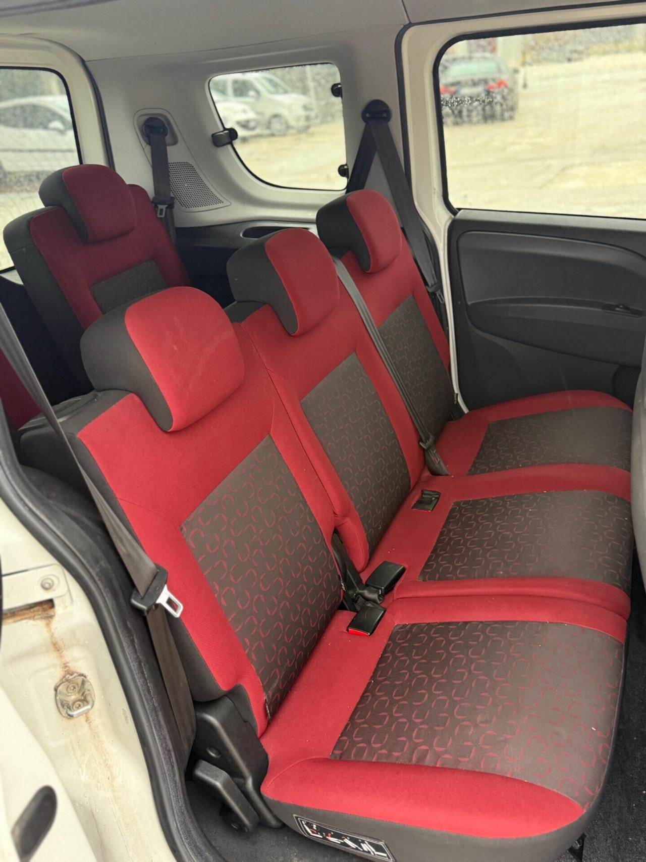 Fiat Doblo 7 posti 1.4 natural power 92mila KM