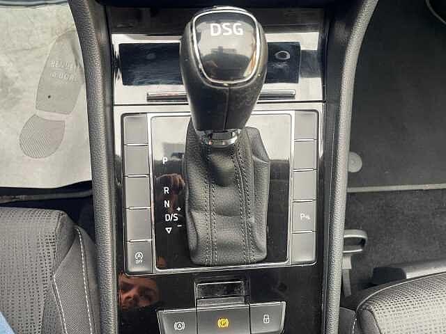 SKODA Superb 2.0 TDI DSG Style