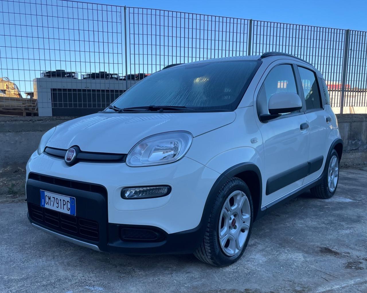 Fiat Panda 1.0 FireFly S&S Hybrid Garmin