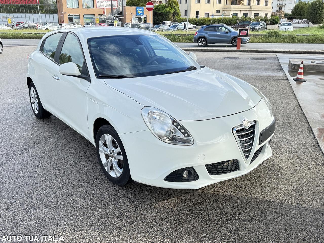 ALFA ROMEO GIULIETTA 1.6 SPORT INTERNI IN PELLE