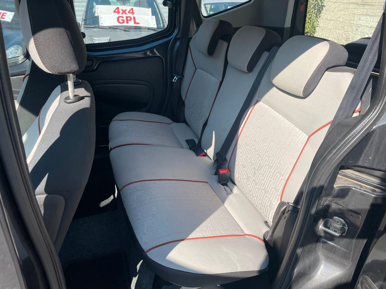 Peugeot Bipper Tepee 1.3 HDi 75 FAP Outdo