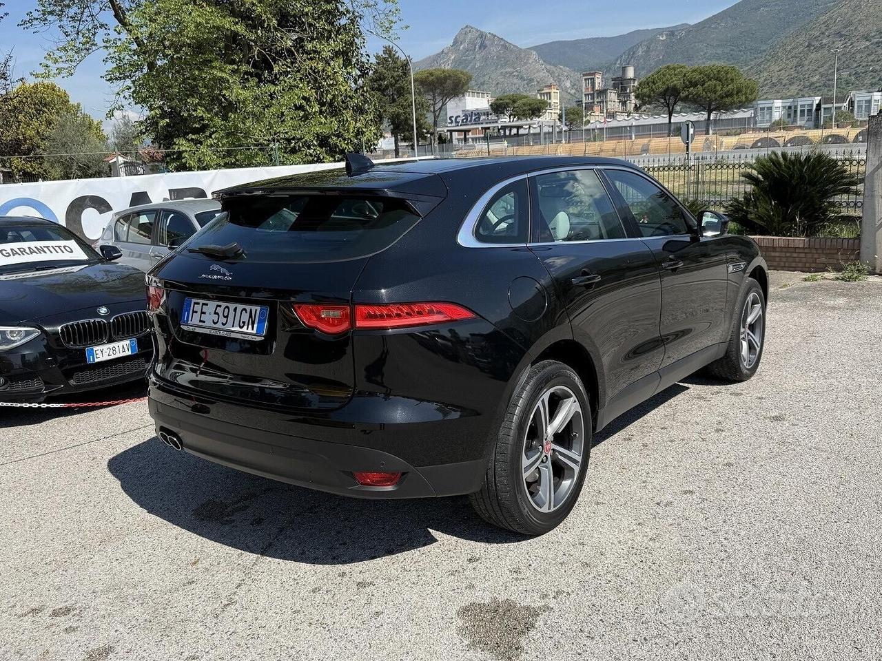 JAGUAR F PACE FULL OPTIONAL GARANZIA 24 MESI