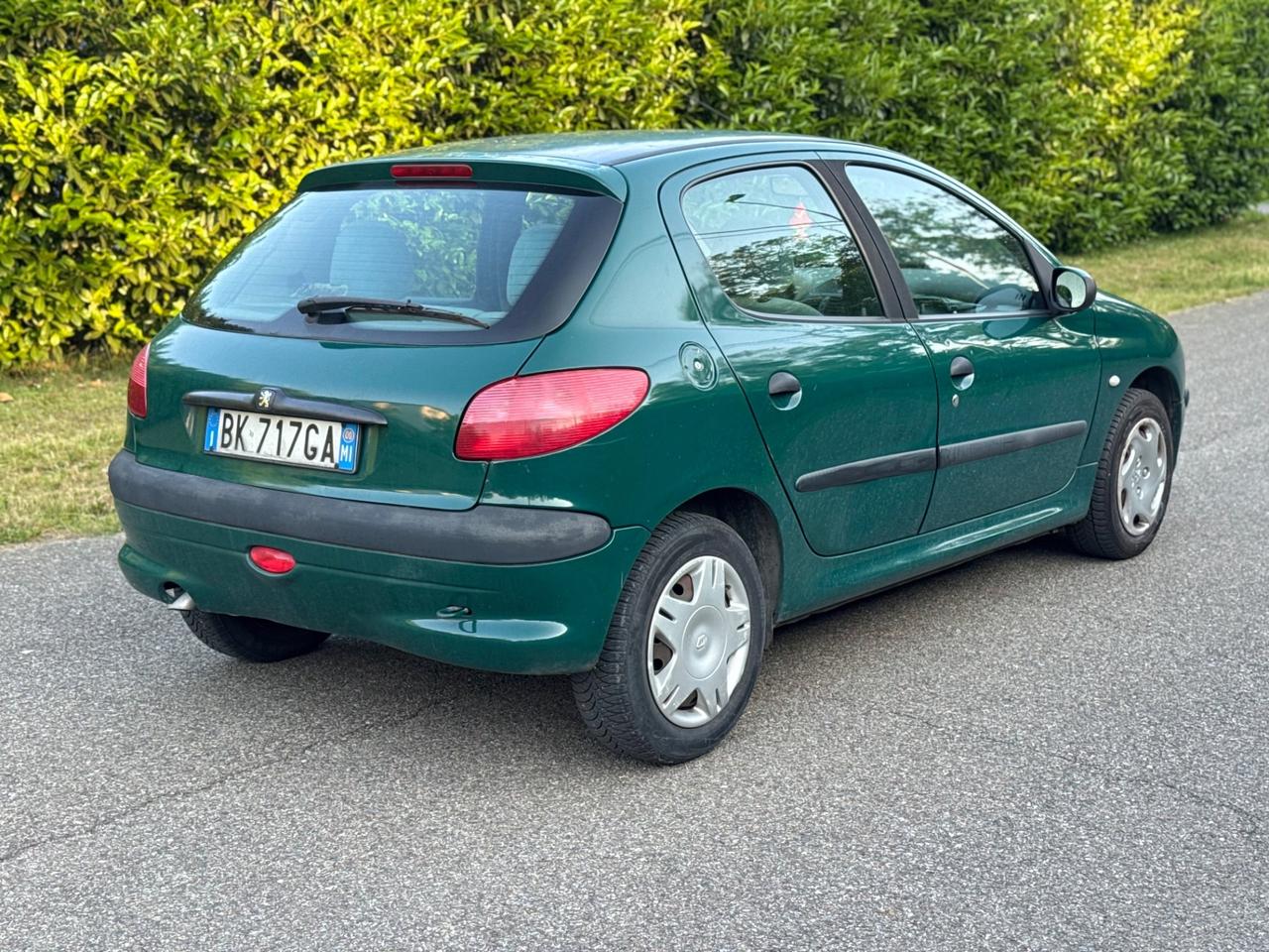 Peugeot 206 benzina con soli 110,000km