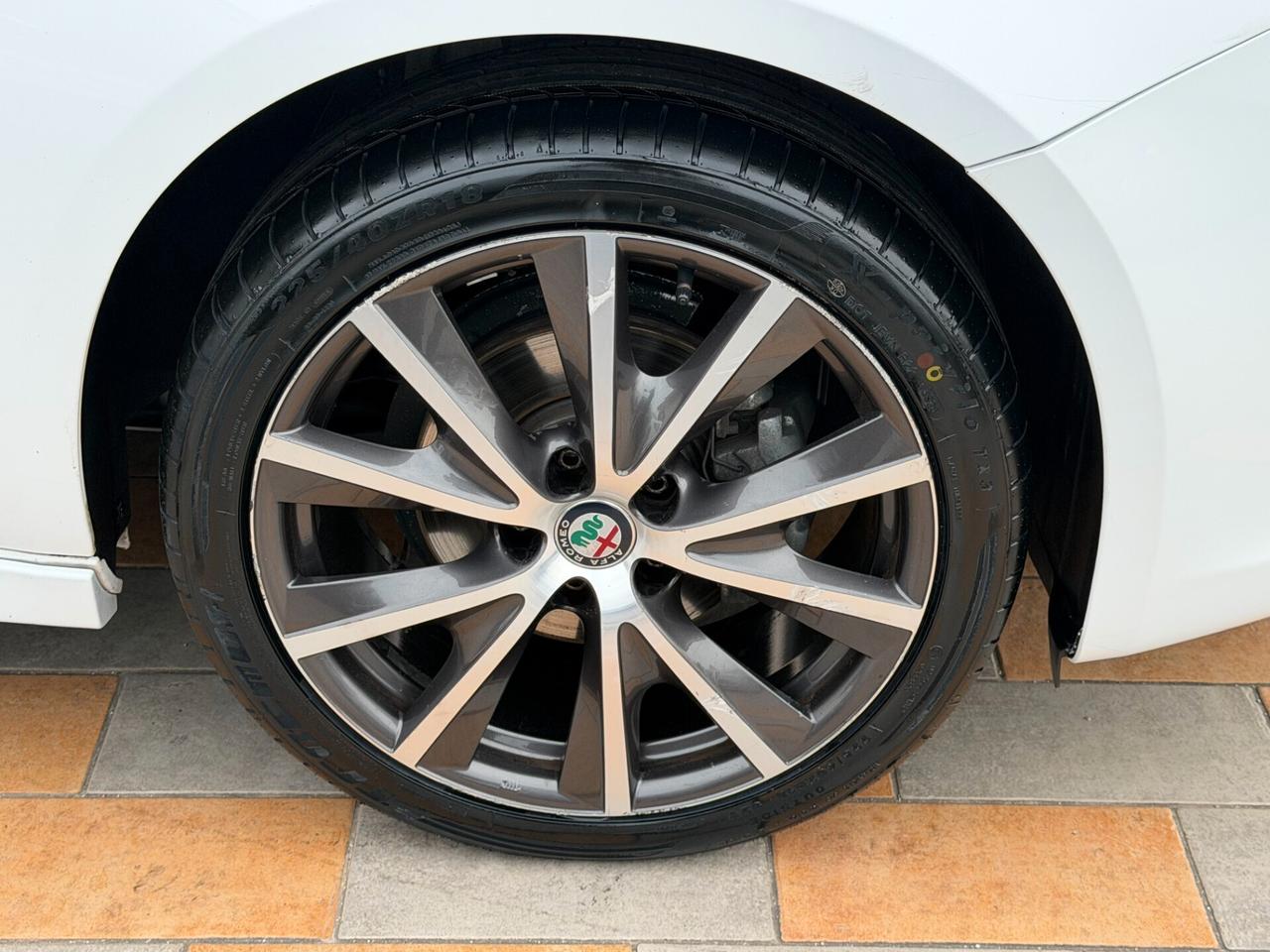 Alfa Romeo Giulietta 1.6 M.JET 120 cv. SUPER (Pack Sport)