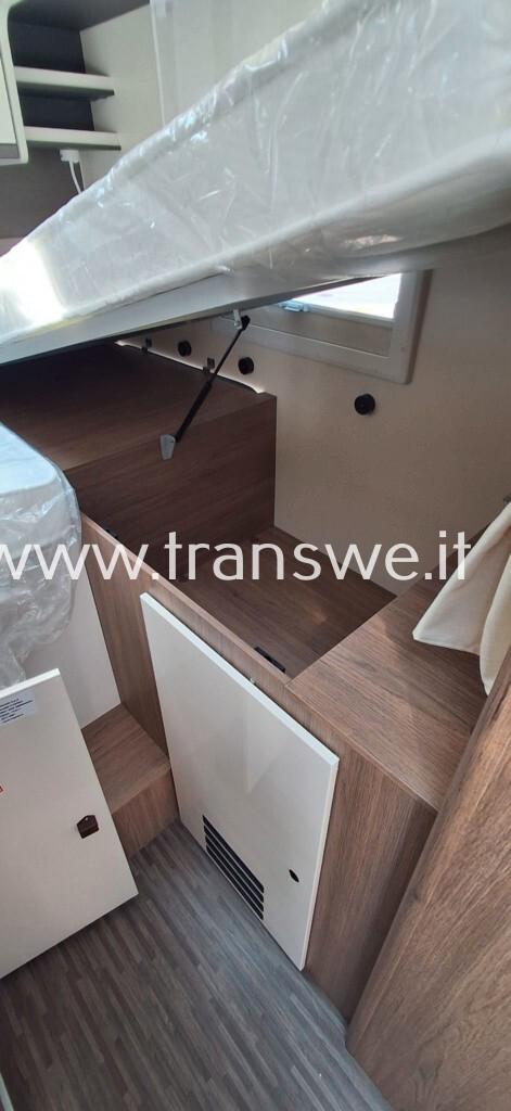 Elnagh Baron 565 camper semintegrale con letti gemelli
