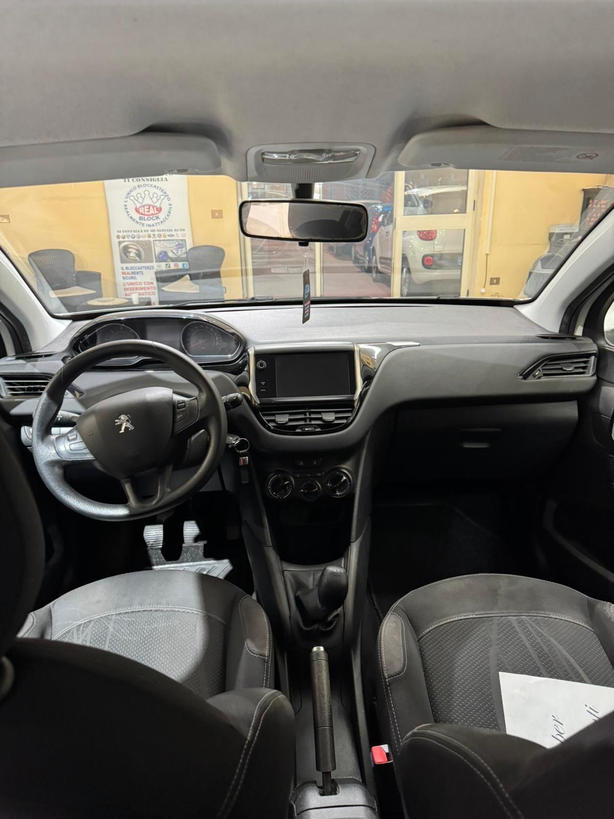 Peugeot 208 1.4 HDi 68 CV 5 porte Allure