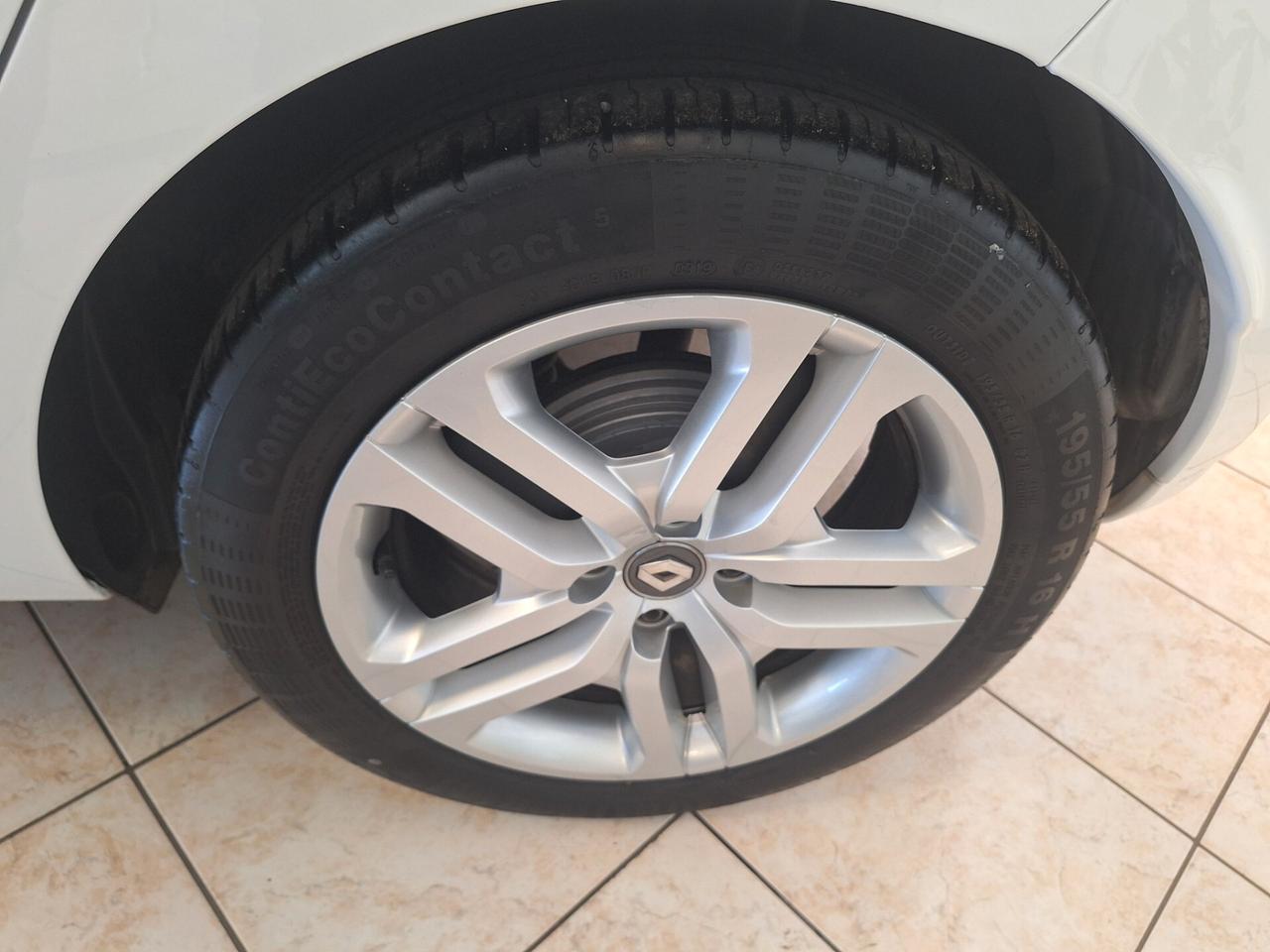 Renault Clio TCe 12V 90 CV GPL 5 porte Moschino Life