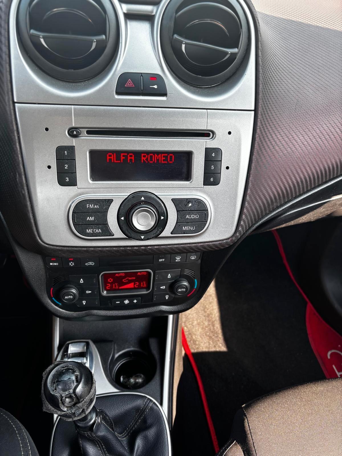 Alfa Romeo MiTo 1.3 JTDm-2 95 CV S&S Distinctive Sport Pack