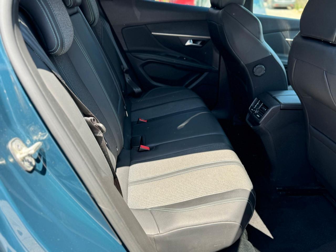 Peugeot 3008 allure Pack 1.5 131cv EAT8 Permute Garanzia Finanziamento