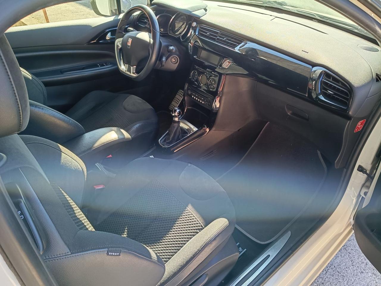 DS DS3 Sport Chic 1.6 Blue HDi 100 #9596