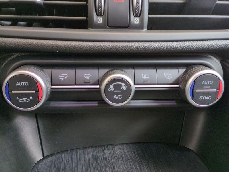 Alfa Romeo Giulia 2.2 Turbo AT8 160CV Business
