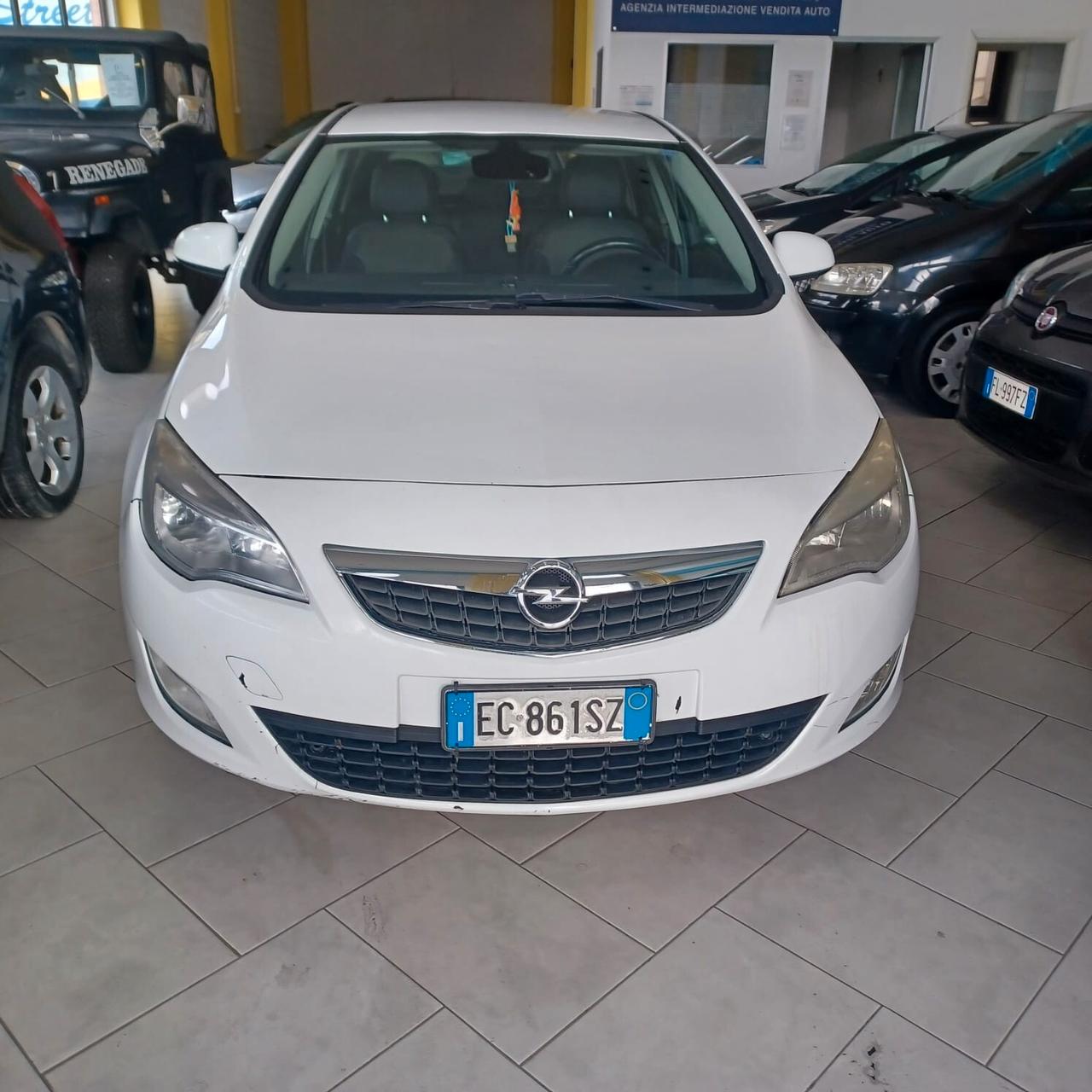 FULL OPTIONAL NEOPATENTATI ASTRA 1.7 TDI