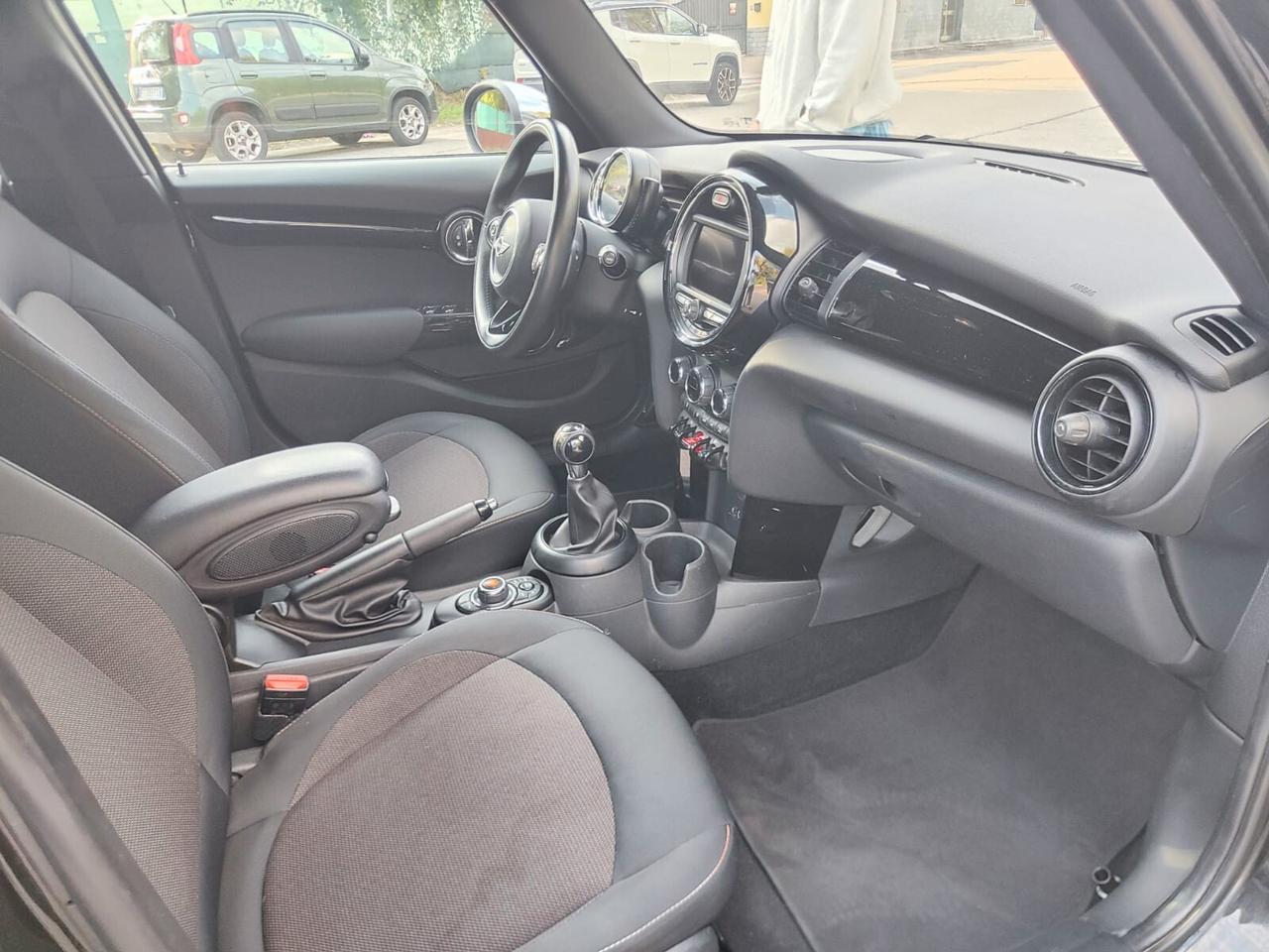 Mini 1.5 D 5 porte 65.000 KM