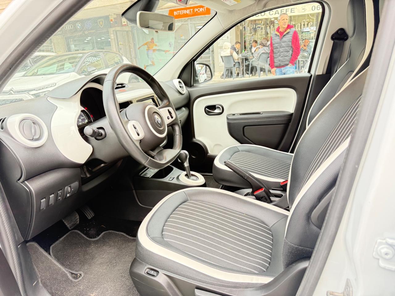 Renault Twingo TCe 95 CV Intens LED PELLE NAVI SEDILI RISCALDATI PDC BLUETOOTH CAR PLAY KAMERA CLIMA AUTOMAT