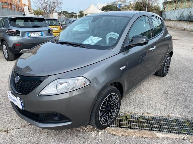 Lancia Ypsilon 1.0 FireFly 5 porte S&S Hybrid Silver Plus