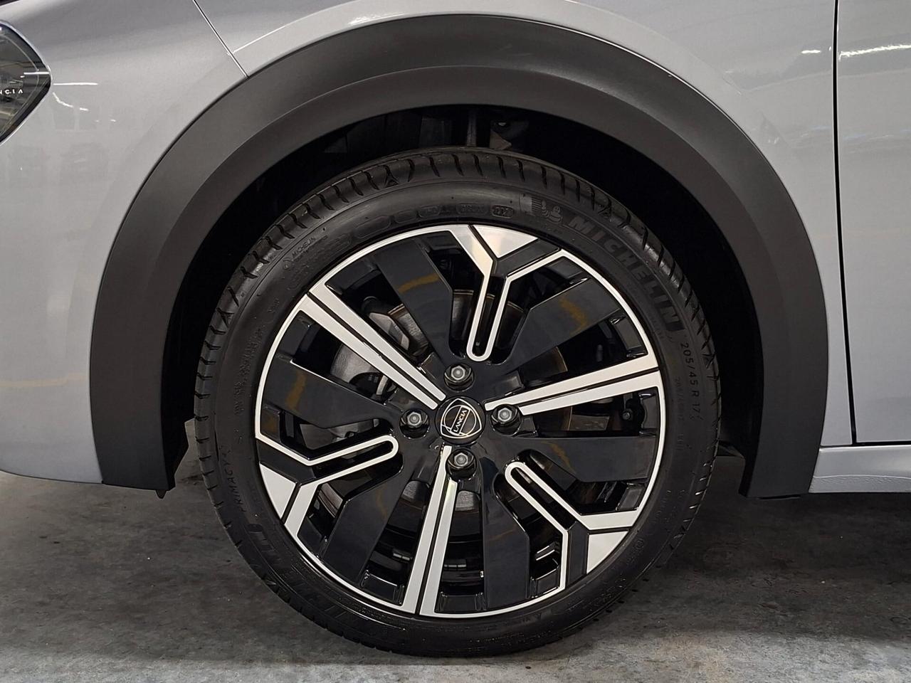 Lancia Ypsilon 1.2 Turbo mhev Hybrid e-DCT Km.0