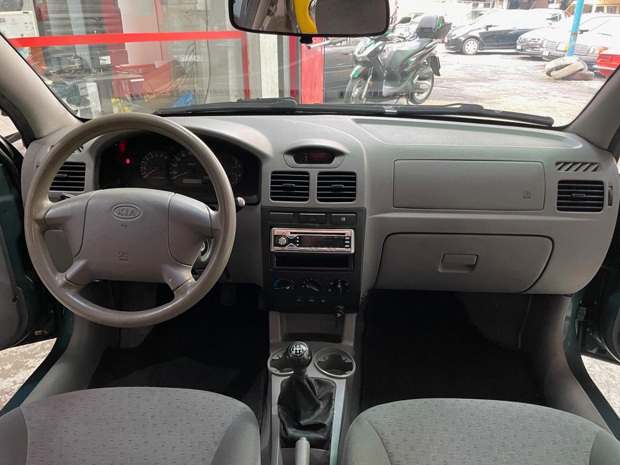 Kia Rio 1.3i UNICO PROPRIETARIO!!!