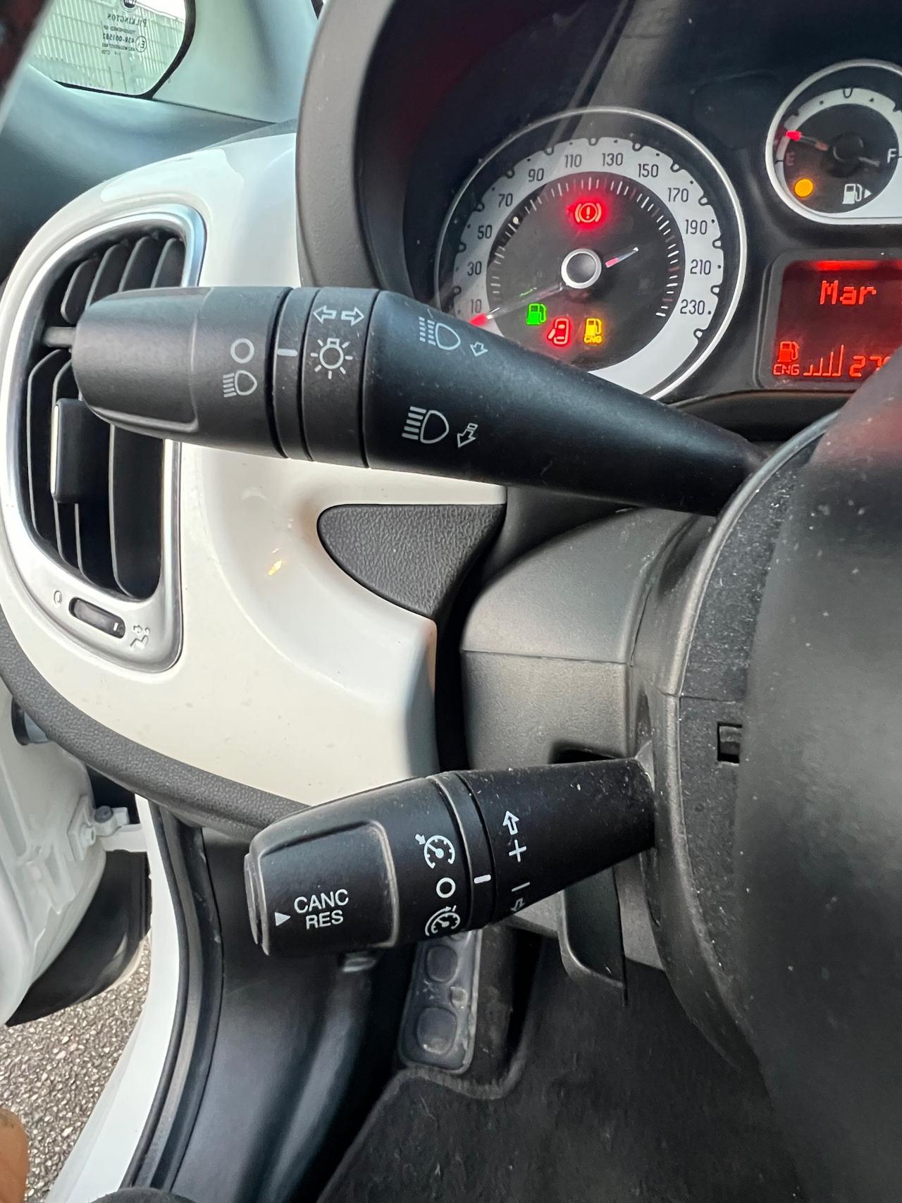 Fiat 500L Living 0.9 TwinAir Turbo Natural Power Lounge