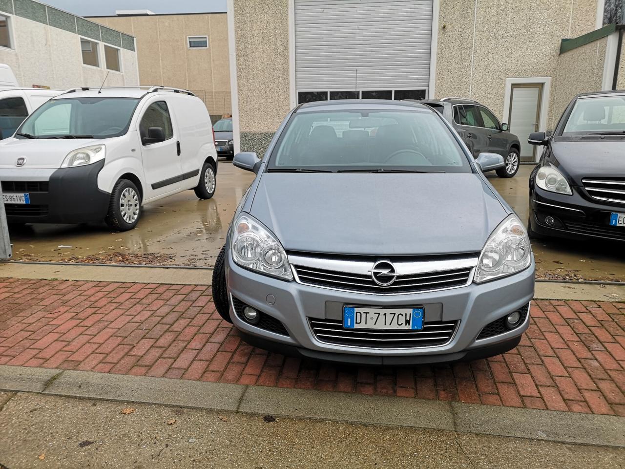 Opel Astra 1.7 CDTI 110CV 5 porte Enjoy