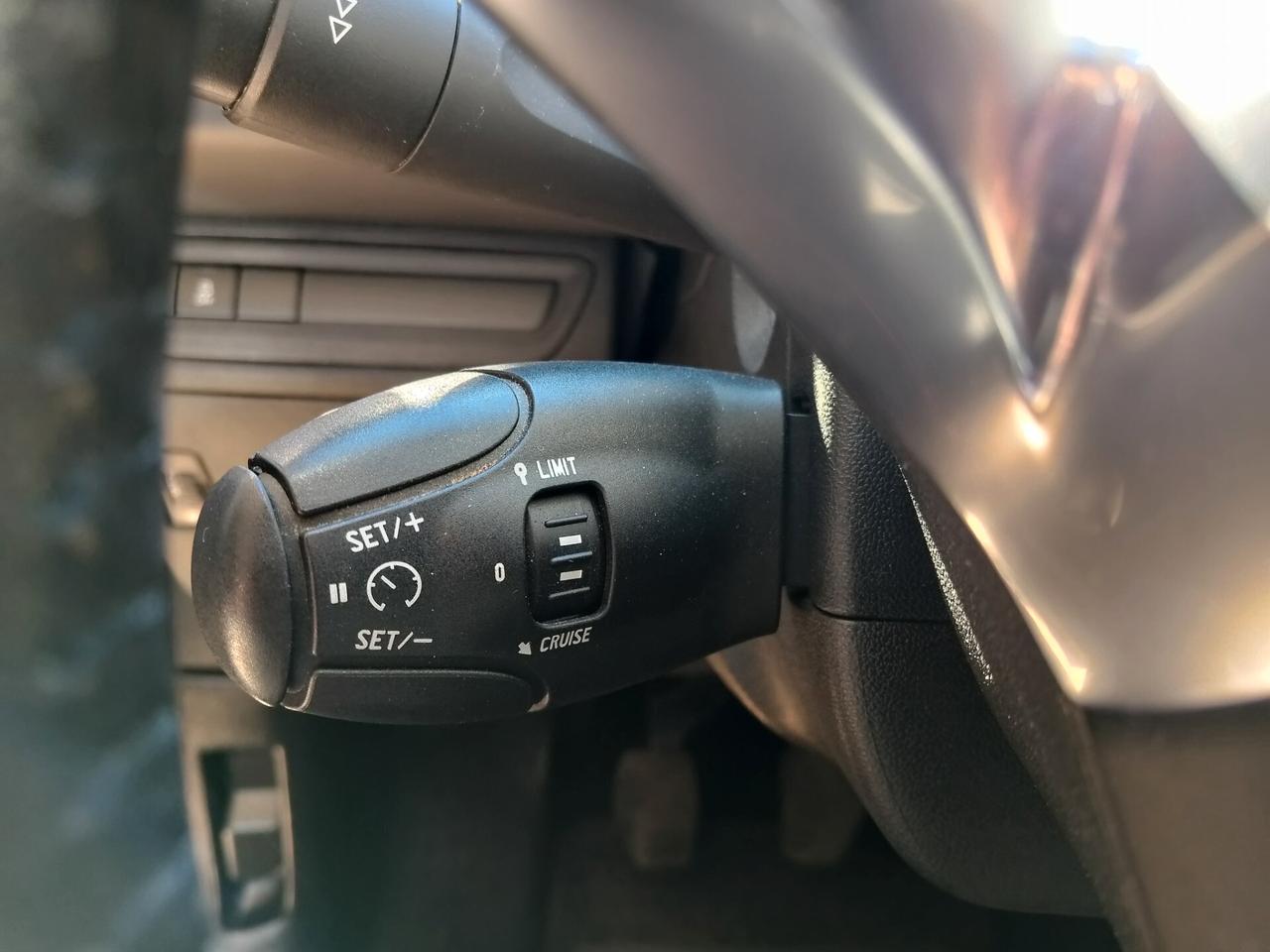 Peugeot 208 PureTech 82 5 porte Allure