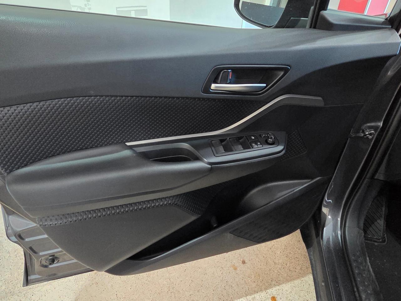 Toyota C-HR 1.8 Hybrid E-CVT Business