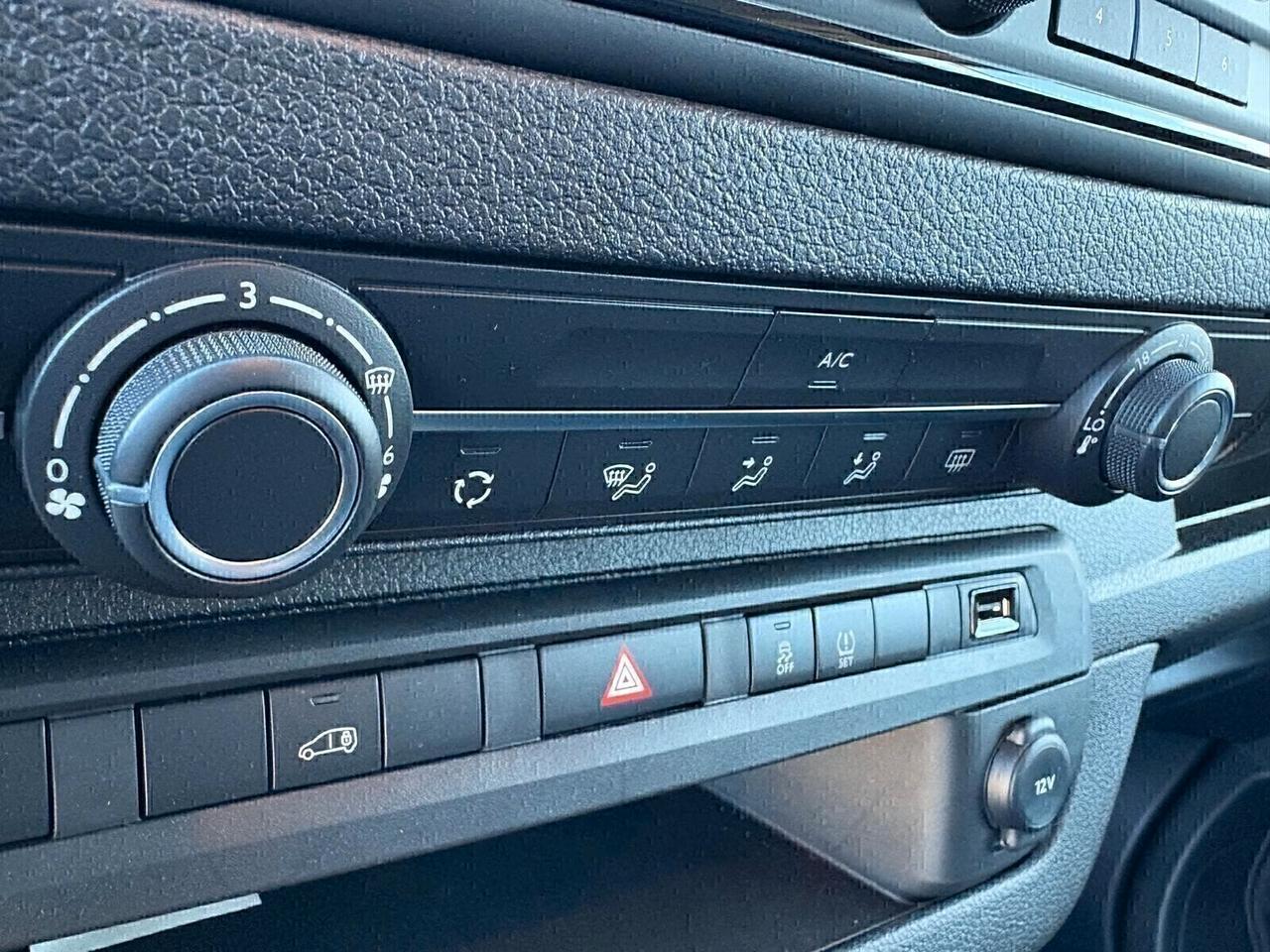 Peugeot Expert 50 kWh PL-TN PREMIUM Standard SPOTICAR