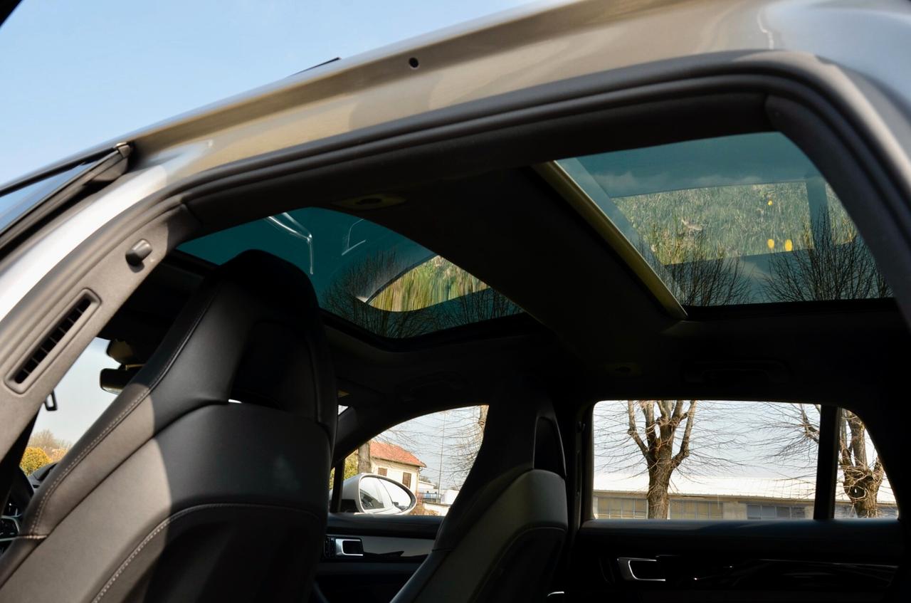 PORSCHE PANAMERA SPORT TURISMO 2.9 4 E-HYBRID PLUG-IN 330cv PDK, SERVICE PORSCHE, TETTO, SOFT CLOSE, BOSE, FARI PDLS, SOSPENSIONI PNEUMATICHE, PERMUTE