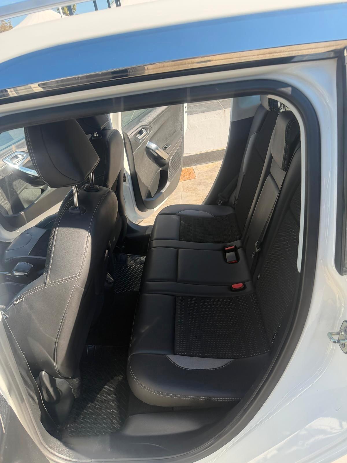 Peugeot 2008 1.6 e-HDi 92 CV Stop&Start Allure