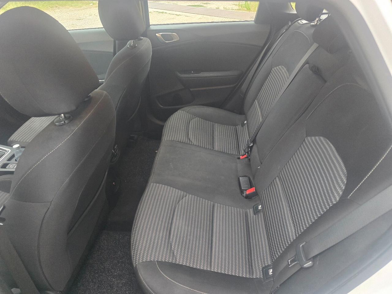 Kia Ceed Sportswagon 1.6 CRDi 136 CV MHEV DCT SW Business