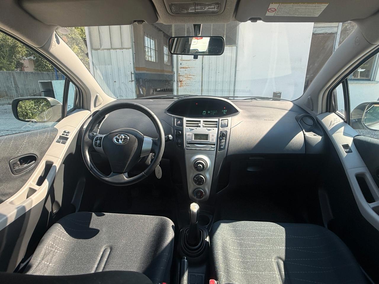 Toyota Yaris 1.0 3 porte Sol