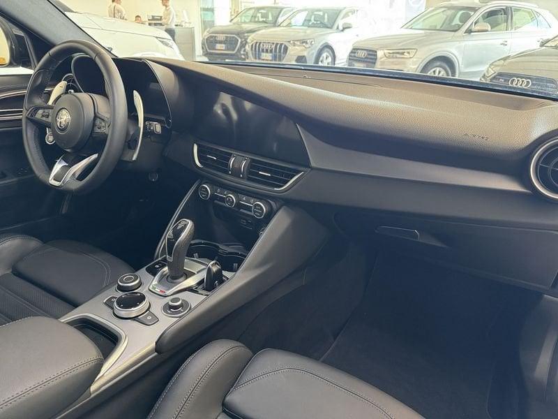 Alfa Romeo Giulia 2.2 Turbodiesel 210 CV AT8 Veloce