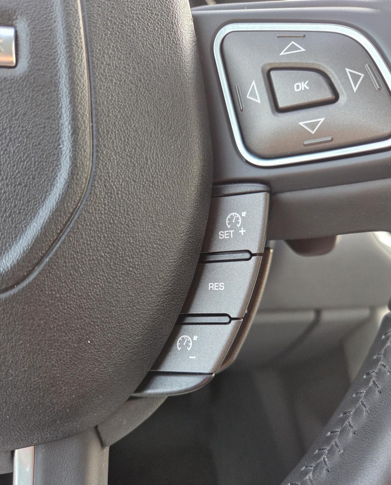 Land Rover Range Evoque 2.0 Si4 241cv 5p. SE