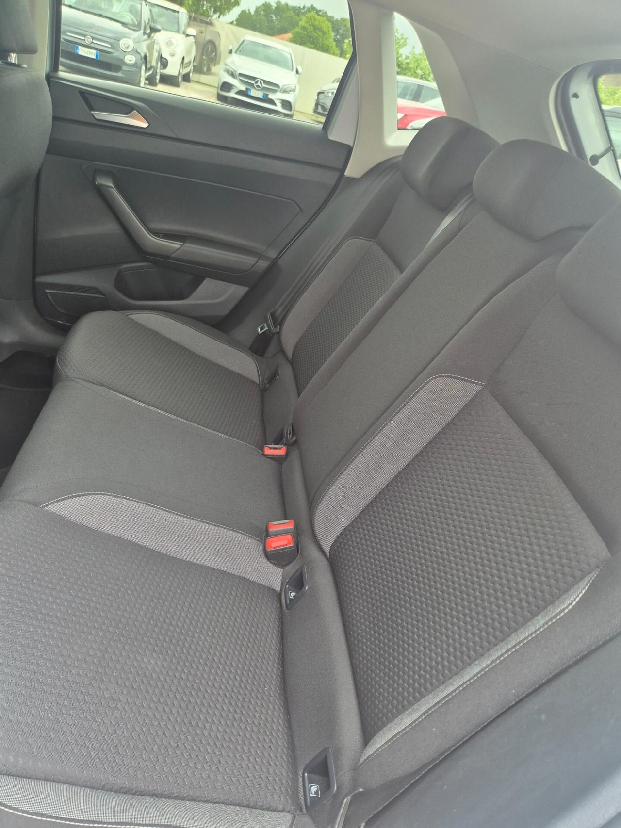 Volkswagen Polo 1.0 TSI DSG R-Line