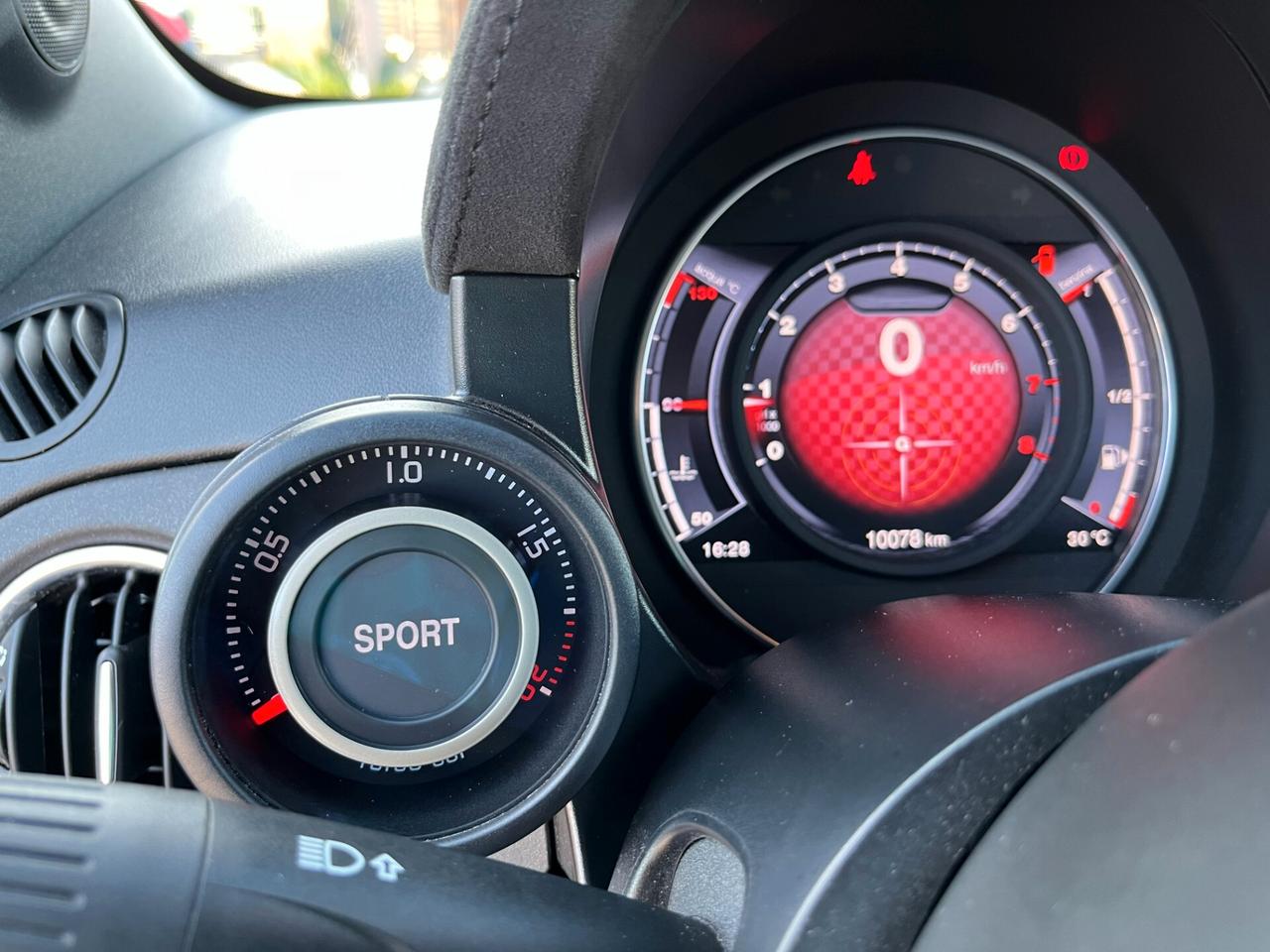 Abarth 595 1.4 Turbo T-Jet 180 CV Esseesse