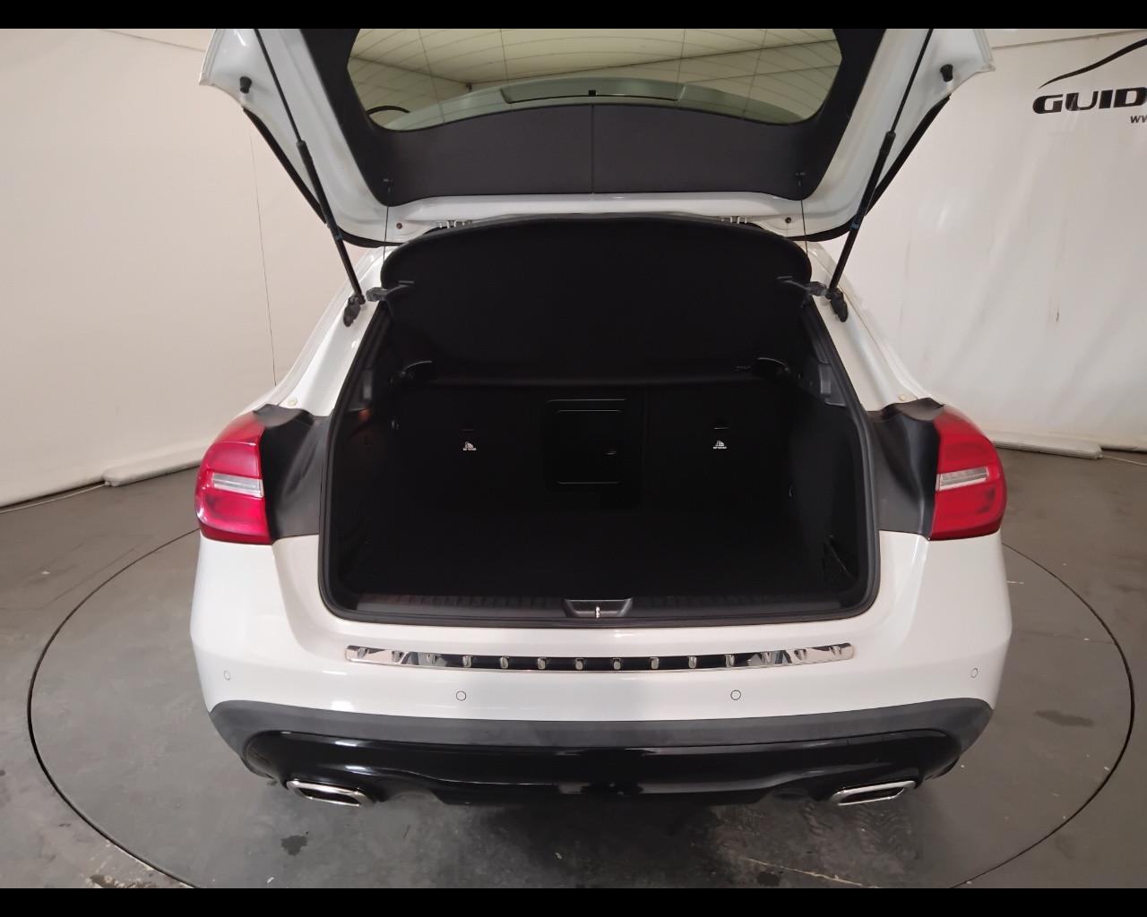 Mercedes-Benz GLA-X156 2014 - GLA 220 d (cdi) Sport 4matic 170cv auto