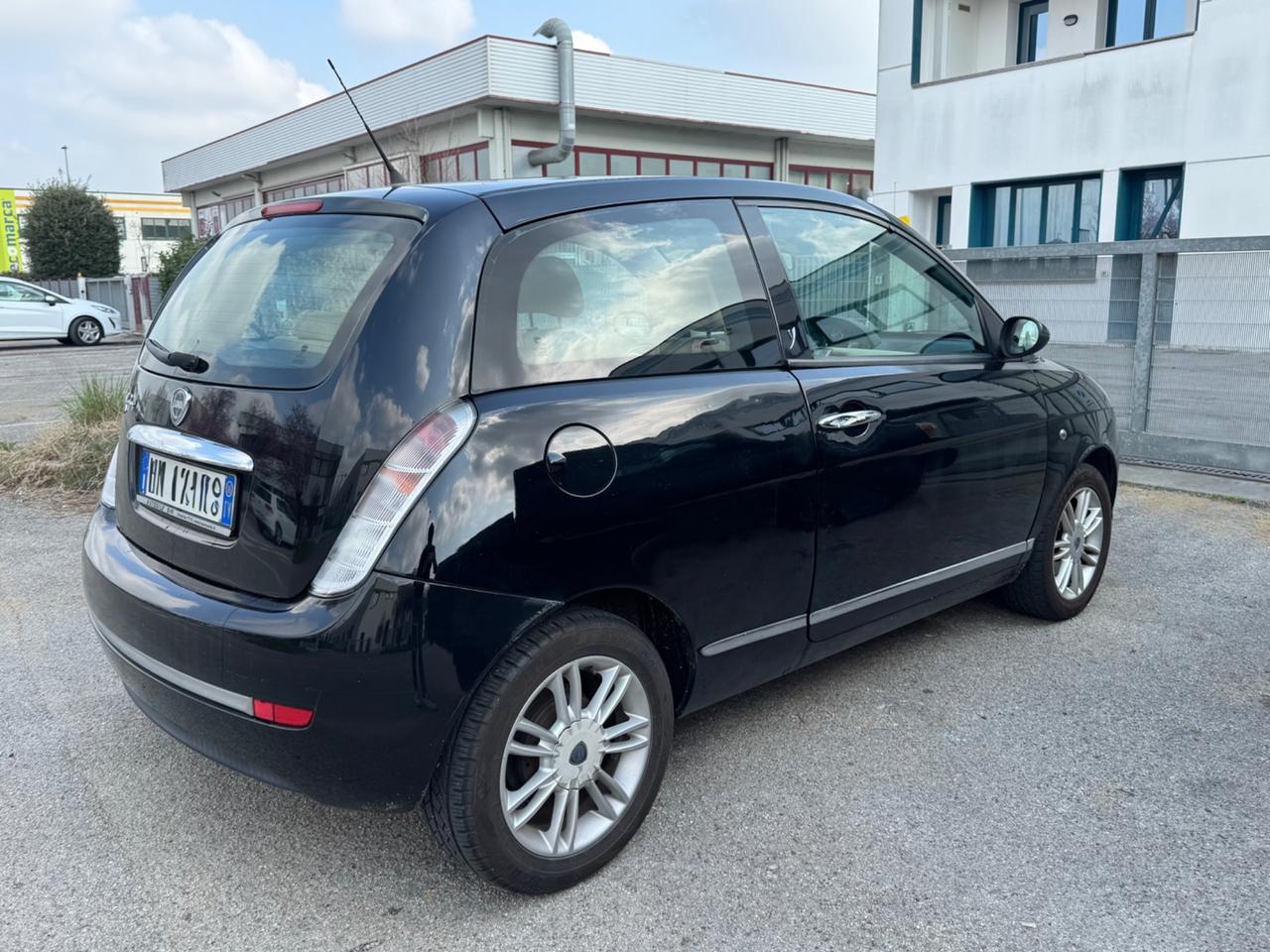 Lancia Ypsilon 1.4 NEOPAT. LEGGERE BENE