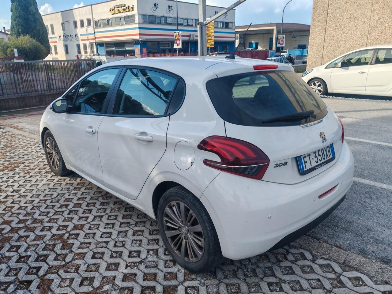 Peugeot 208 BlueHDi 100 S&S 5 porte Active
