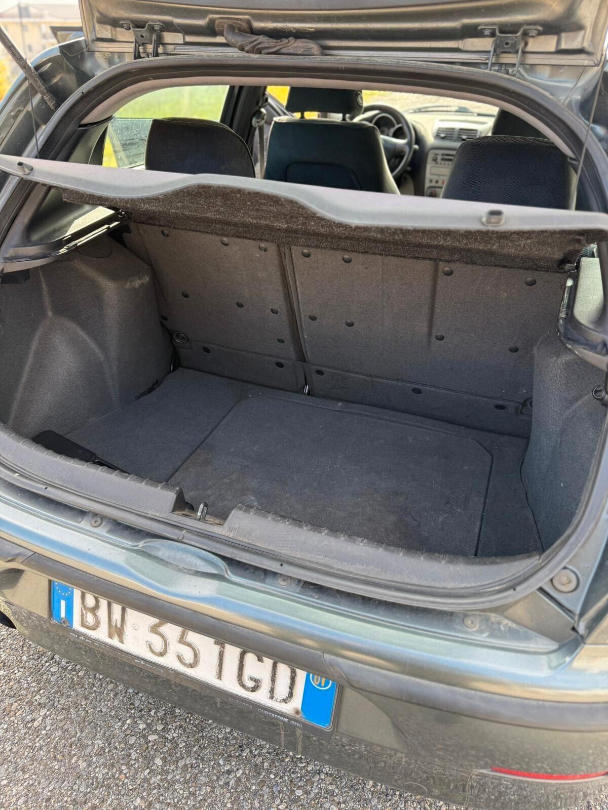 Alfa Romeo 147 1.9 JTD (115 CV) cat 5p. Distinctive