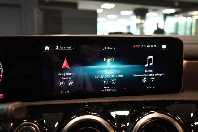 MERCEDES-BENZ A 35 AMG 4MATIC CAM19"NAVI LED PDC CRUISE TEL SED.RISC.FULL