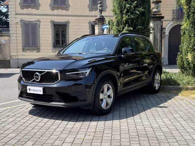VOLVO XC40 T2 automatico Mod 2023 Car Play