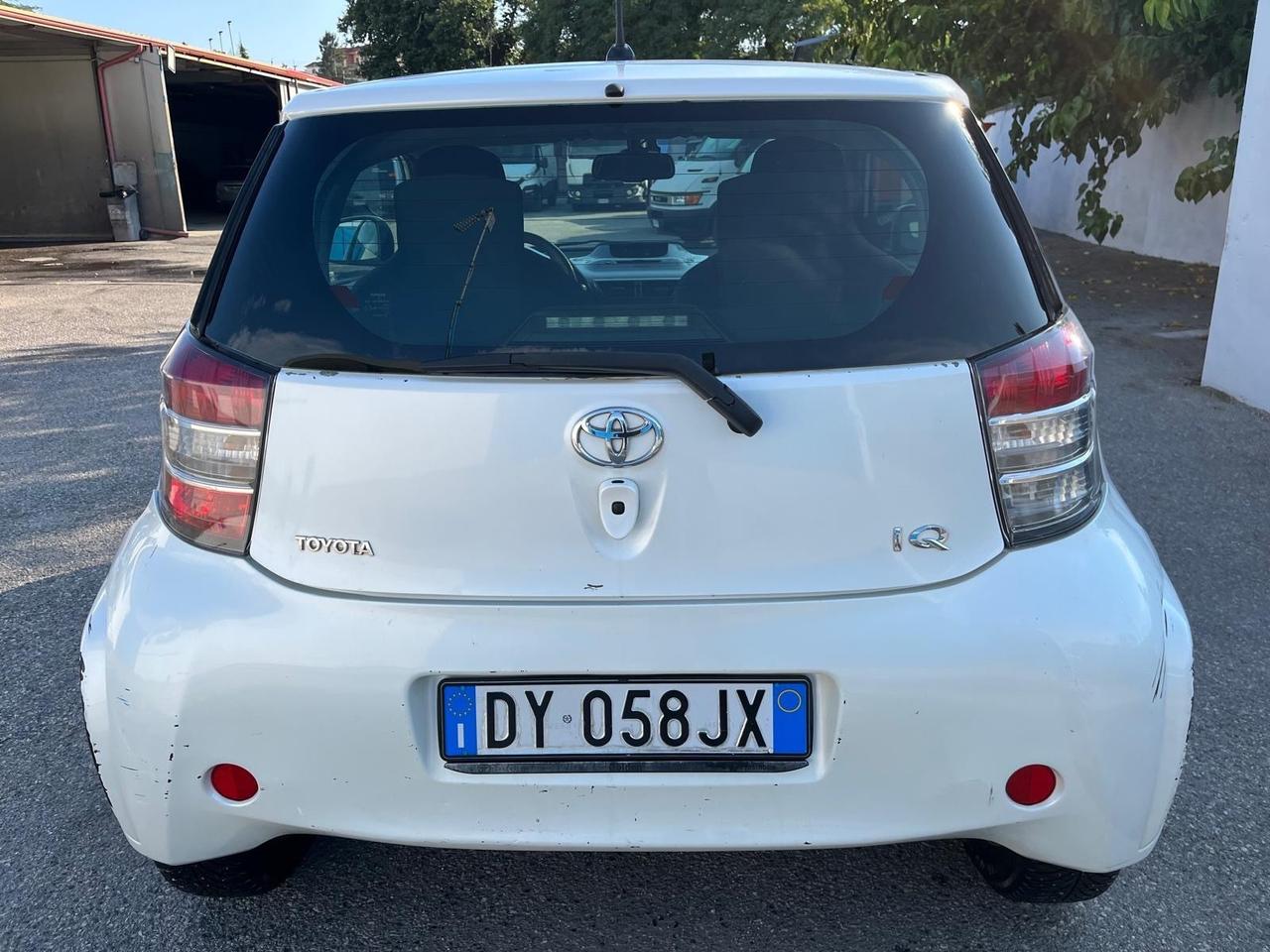 Toyota iQ-1.0 benz-c.autom-full-2009