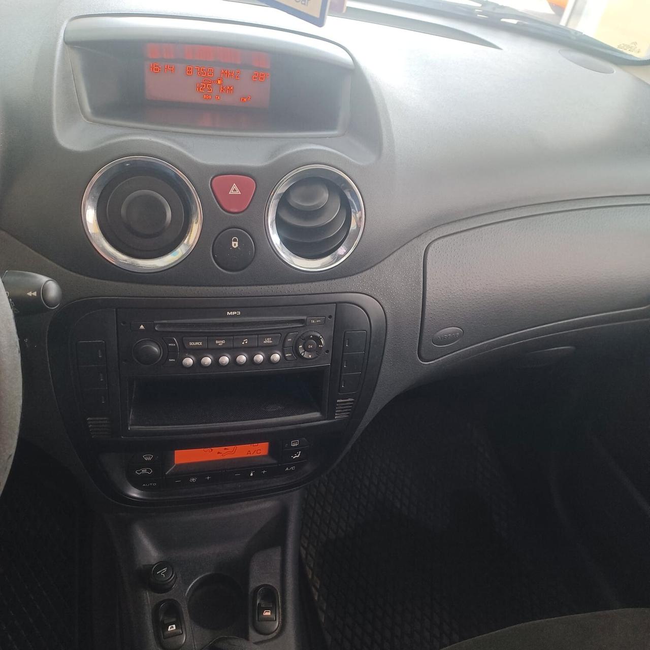 116.478 KM SOLTANTO C3 1.1 PER NEOPATENTATI