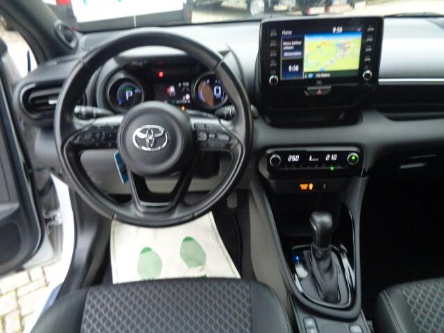 Toyota Yaris 1.5 Hybrid 5 porte Style BIANCO PERLATO TETTO NERO NAVIGAZIONE