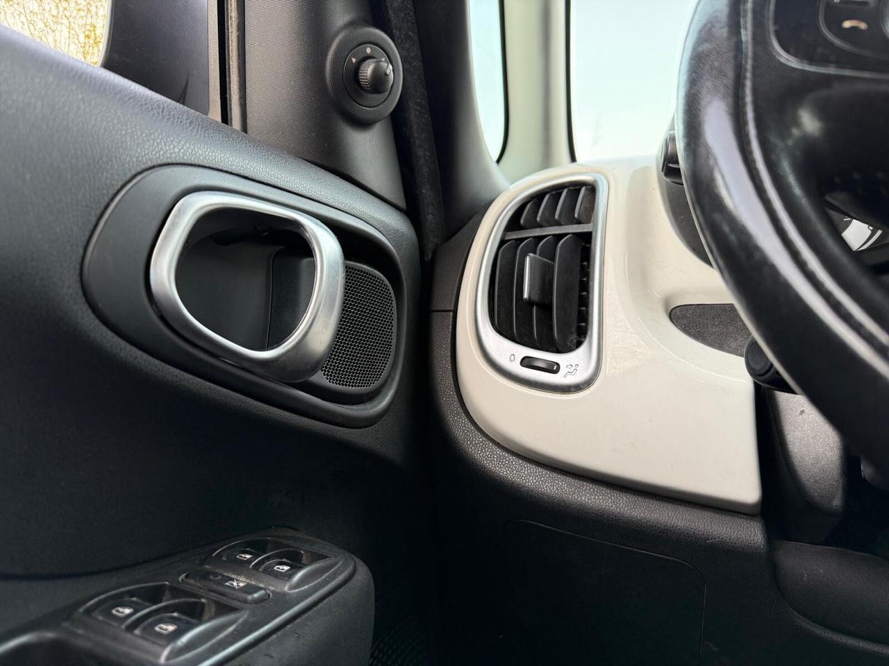 Fiat 500L 1.6 Multijet 120 CV Lounge n1 autocarro con posti