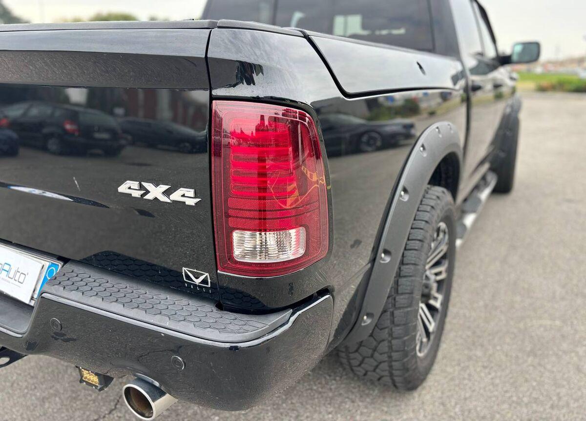Ram Ram 1500 4x4 5.7 V8 Quad Cab MB Sport 395cv at8