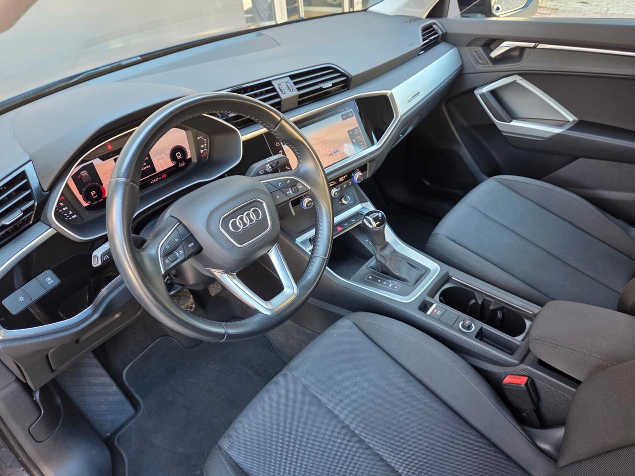 Audi Q3 35 TDI S tronic 150 cv Business