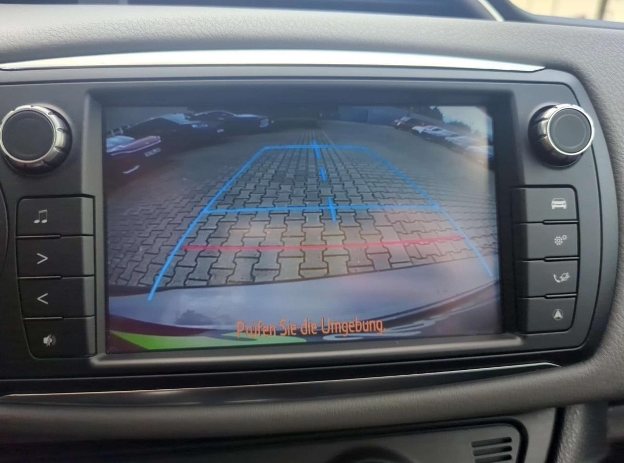 Toyota Yaris 1.3 5 porte Lounge navi telecamera full