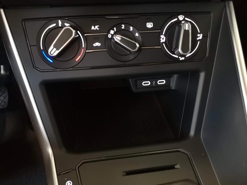 Volkswagen Polo 1.0 TSI Life Navi - Led