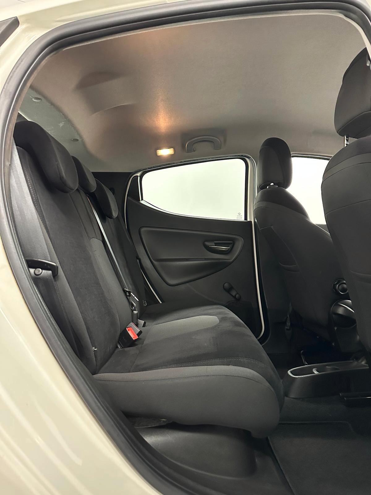 Lancia Ypsilon 1.2 69 CV 5 porte GPL Ecochic Gold - NeoPatentati