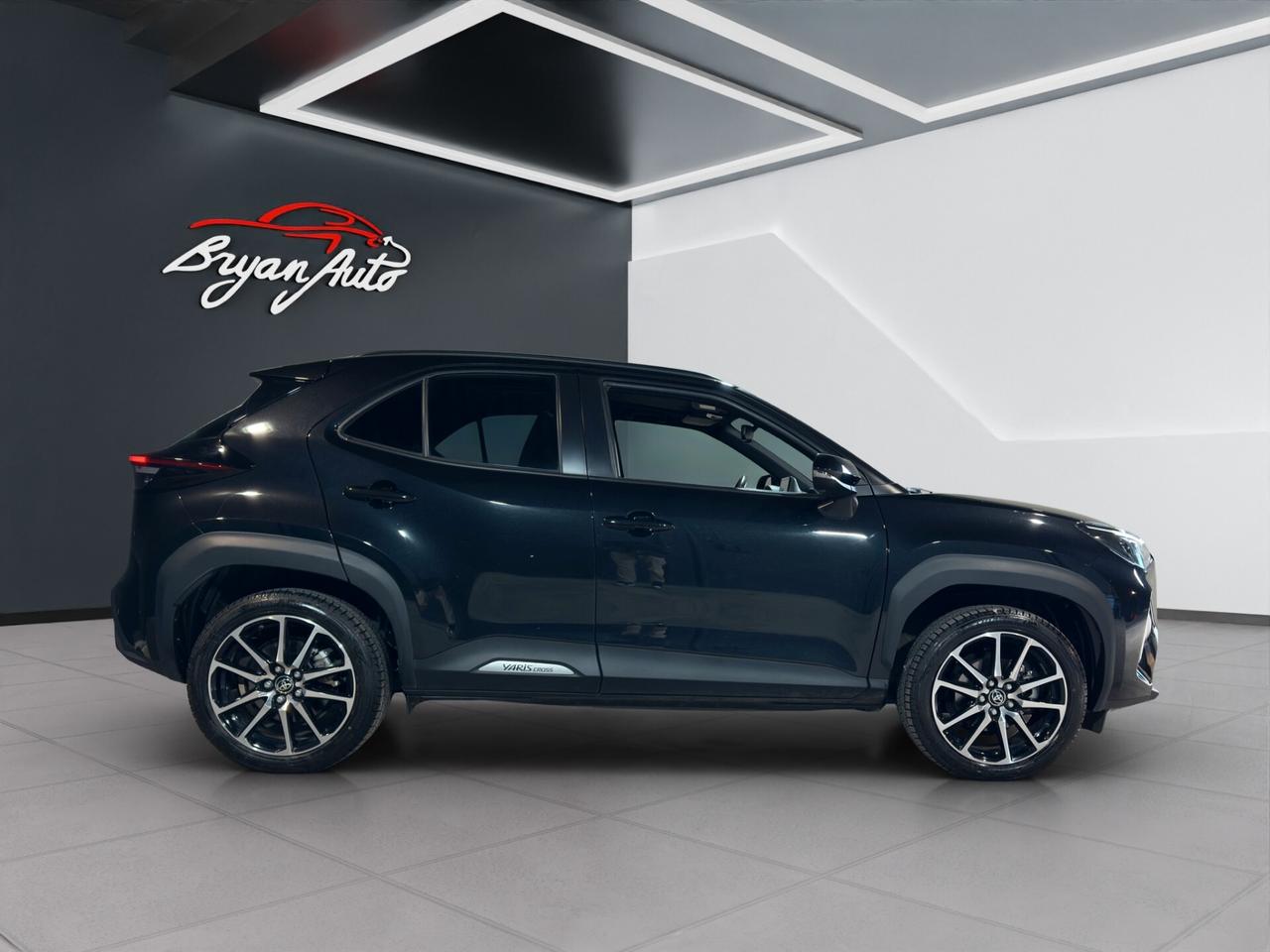 Toyota Yaris Cross 1.5 Hybrid 5p. E-CVT GR SPORT Black Sky